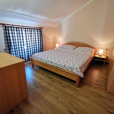 Ljubica Dole 41 Pax Crikvenica